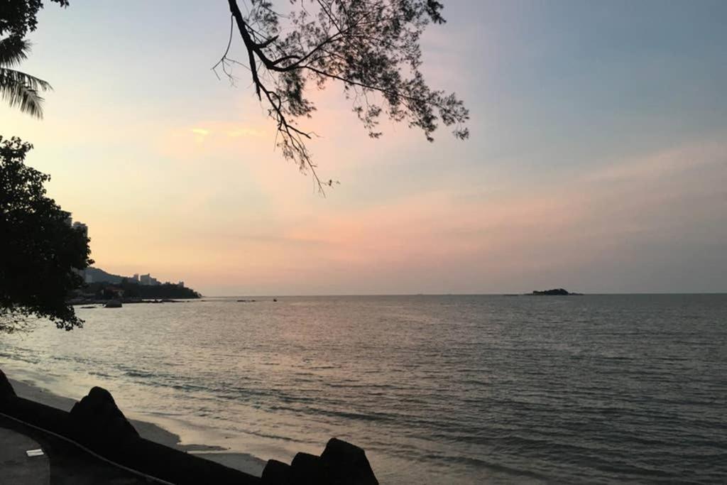 New Seaview Cozy Modern Beach House Tanjung Bungah  Luaran gambar